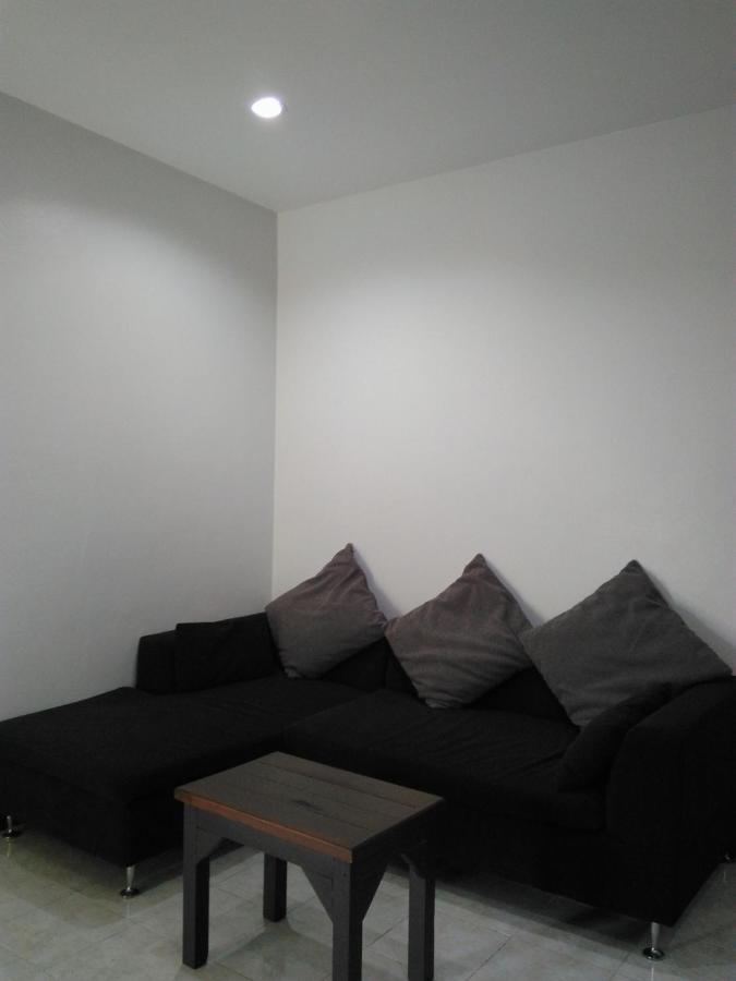 Studio With Aircon N Kitchen 방타오 비치 외부 사진